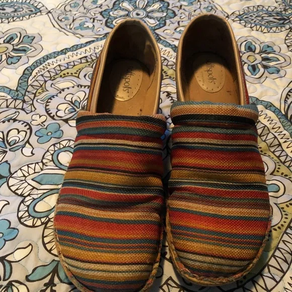 Multi Color shoes - Picture 3 of 3